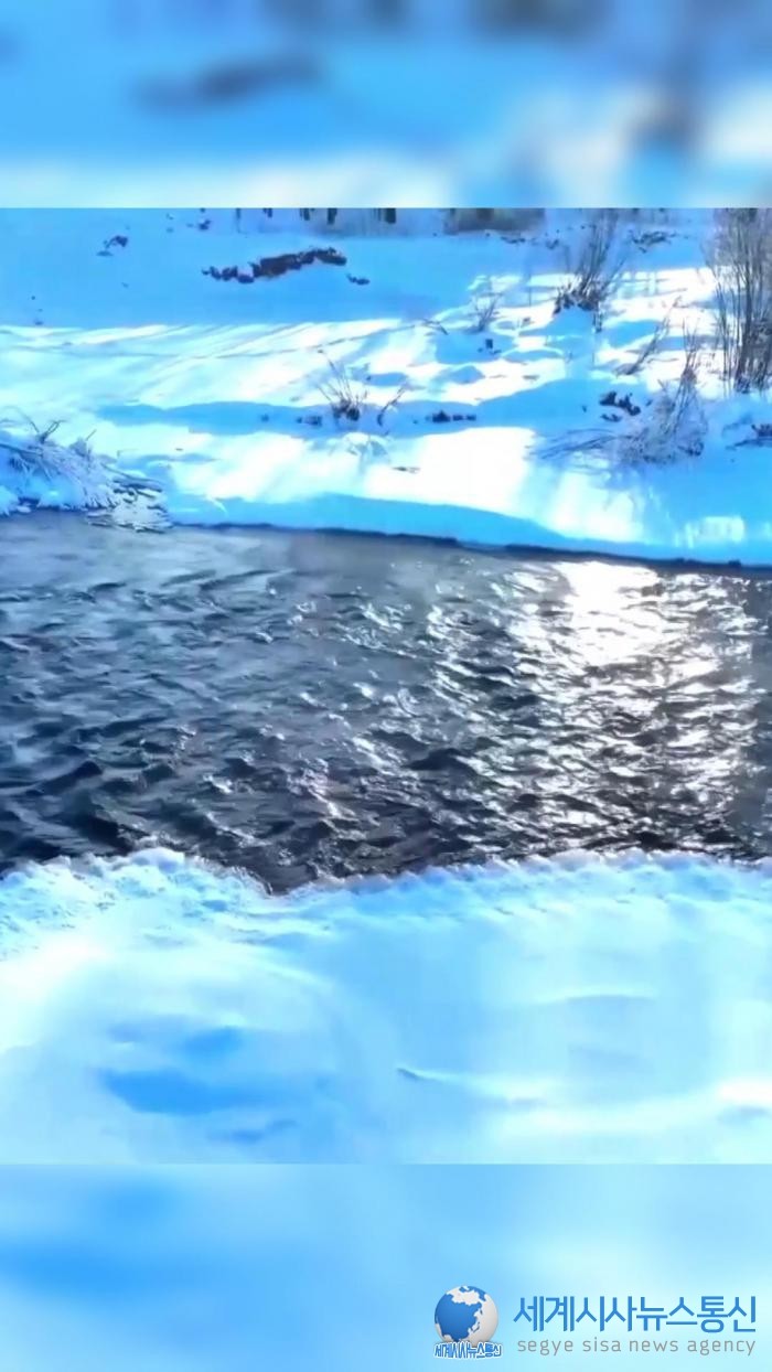 [영상] 中 네이멍구, 영하 40도에도 얼지 않는 강이 있다?